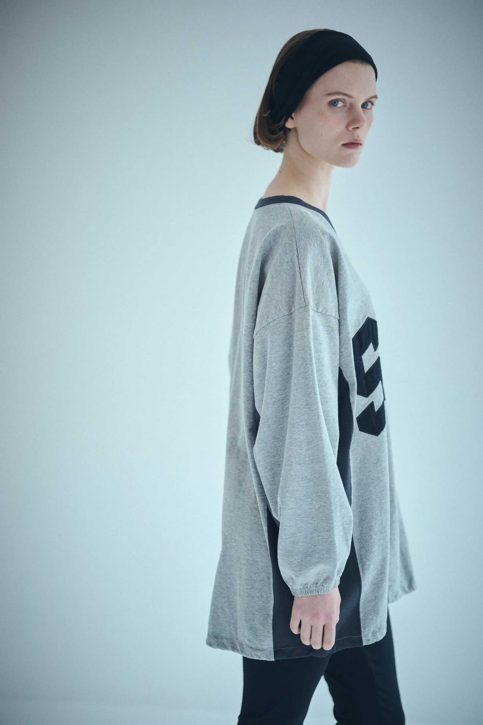SEA SMC V-NECK OVERSIZED PULLOVER