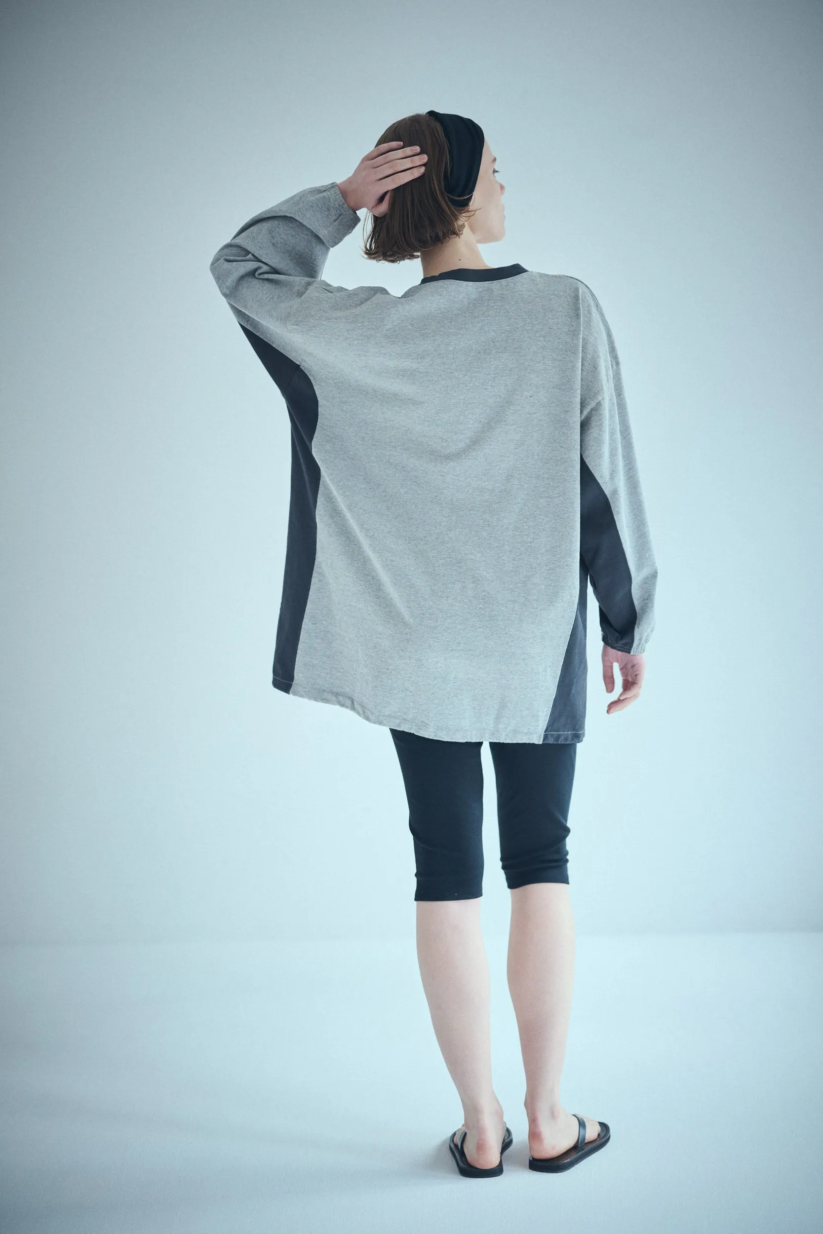 SEA SMC V-NECK OVERSIZED PULLOVER
